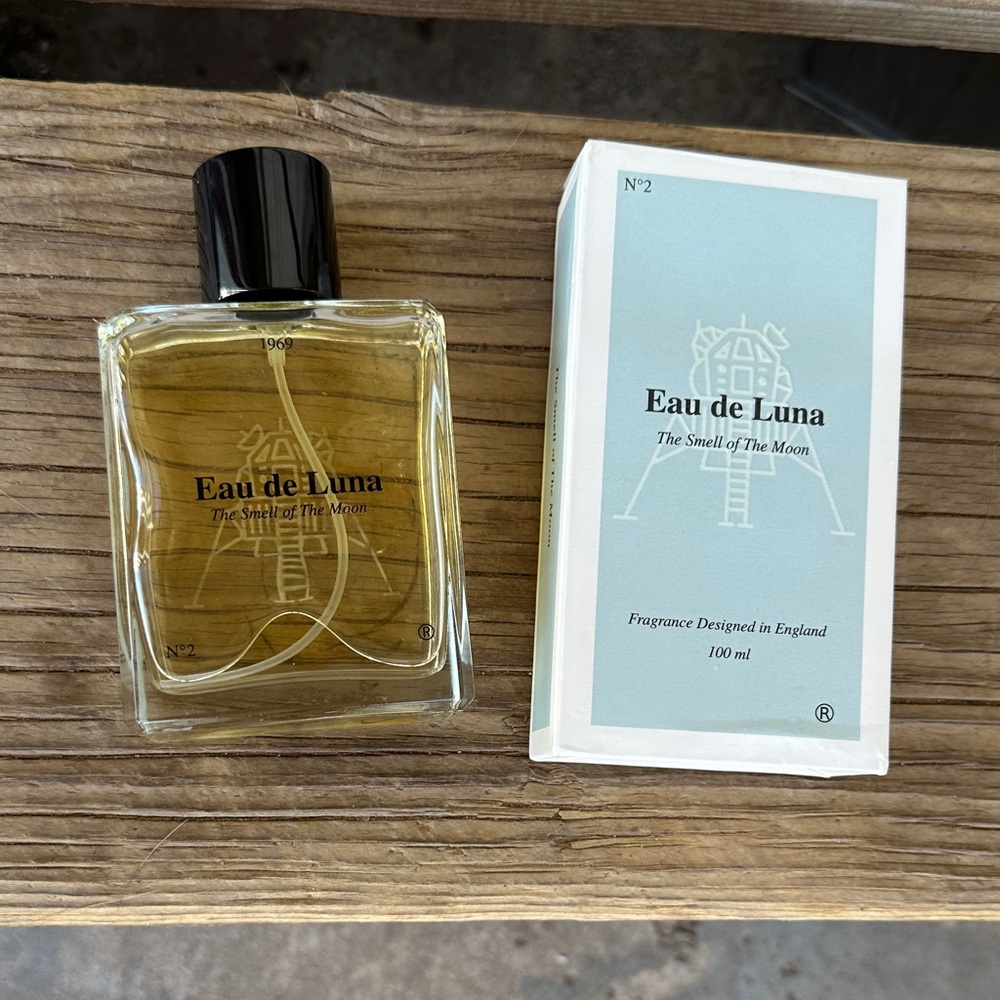 Unique Eau de Luna Fragrance